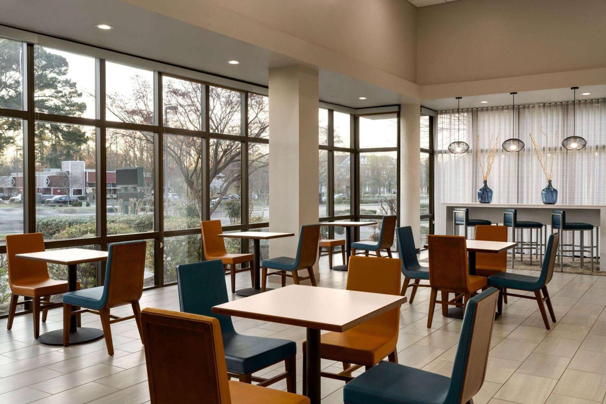 Wingate By Wyndham Williamsburg Hotel Exterior photo