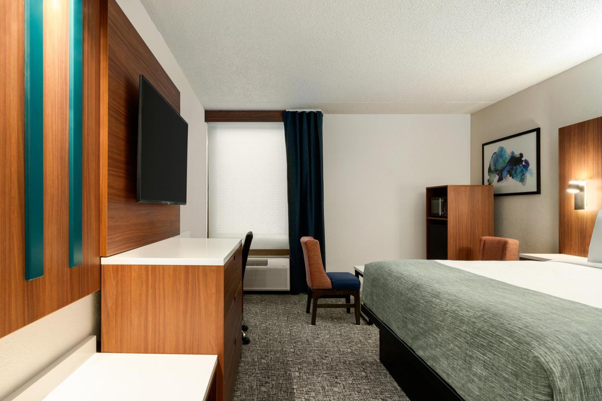 Wingate By Wyndham Williamsburg Hotel Exterior photo